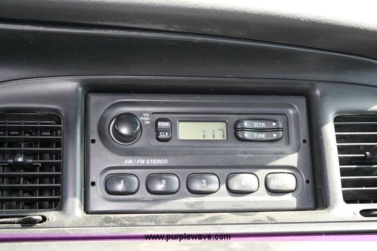 image for item 6411 2006 Ford Crown Victoria Police Interceptor