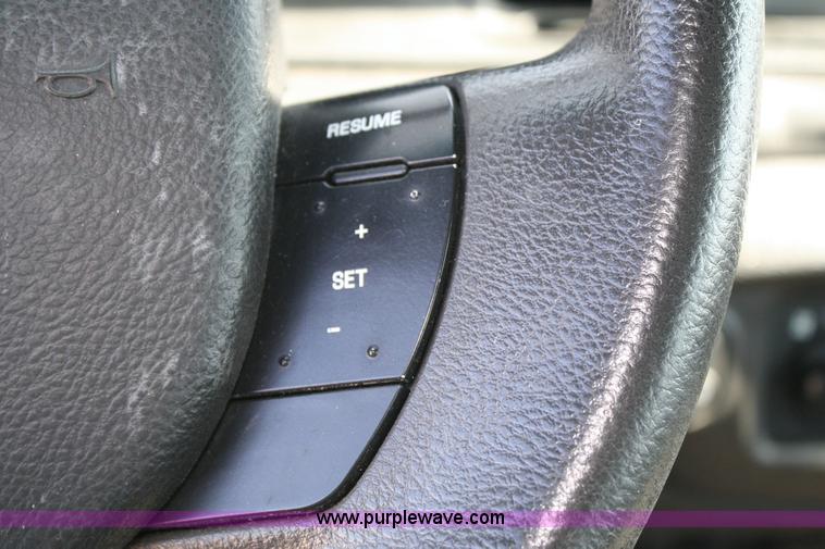 image for item 6411 2006 Ford Crown Victoria Police Interceptor