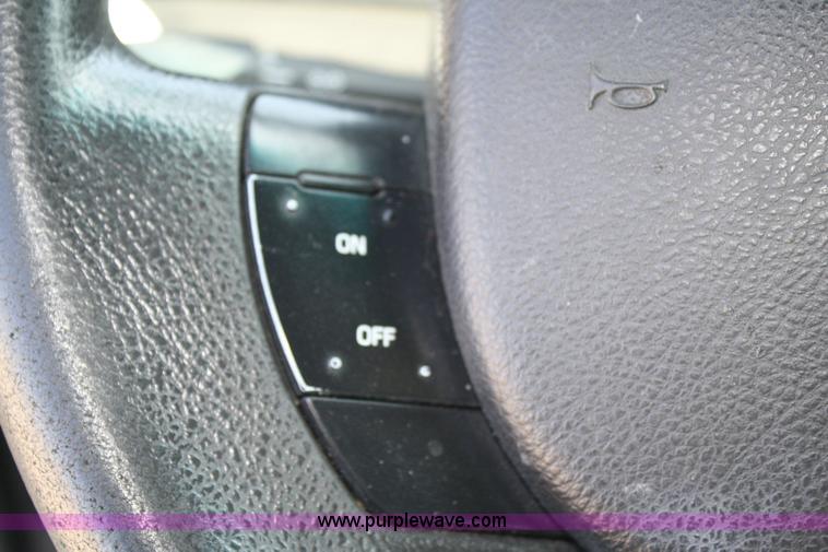 image for item 6411 2006 Ford Crown Victoria Police Interceptor