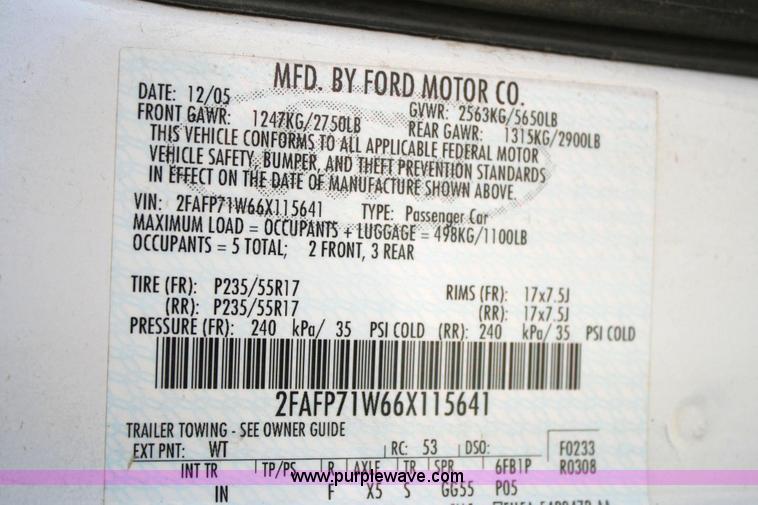 image for item 6411 2006 Ford Crown Victoria Police Interceptor