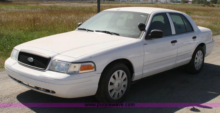 image for item 6412 2006 Ford Crown Victoria Police Interceptor