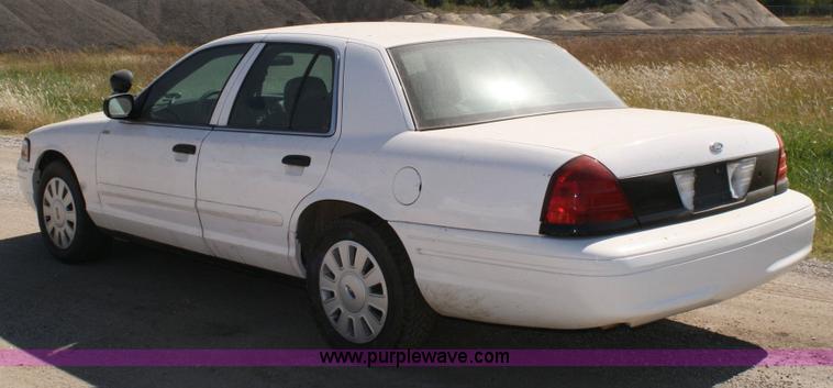 image for item 6412 2006 Ford Crown Victoria Police Interceptor