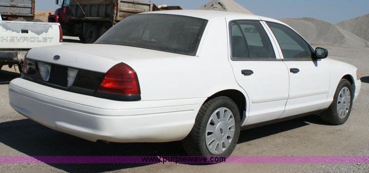 image for item 6412 2006 Ford Crown Victoria Police Interceptor