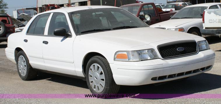 image for item 6412 2006 Ford Crown Victoria Police Interceptor