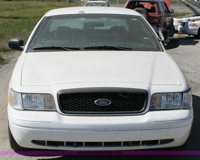 image for item 6412 2006 Ford Crown Victoria Police Interceptor