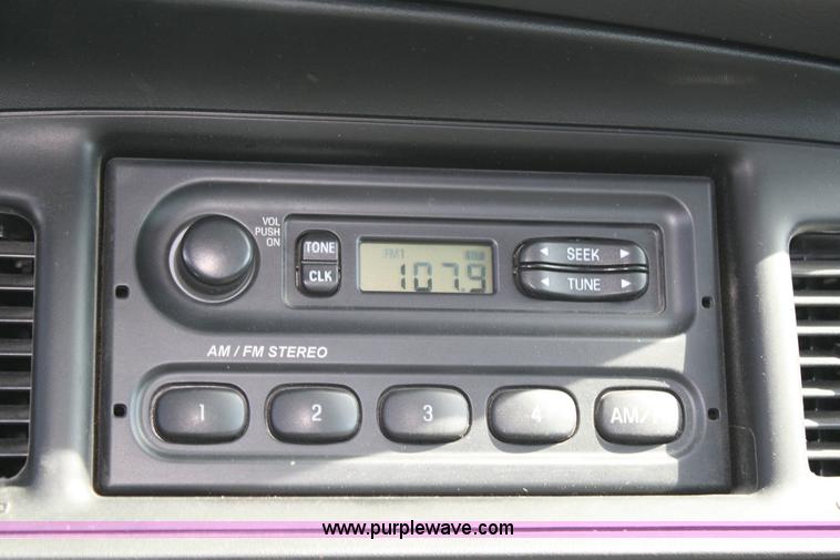 image for item 6412 2006 Ford Crown Victoria Police Interceptor