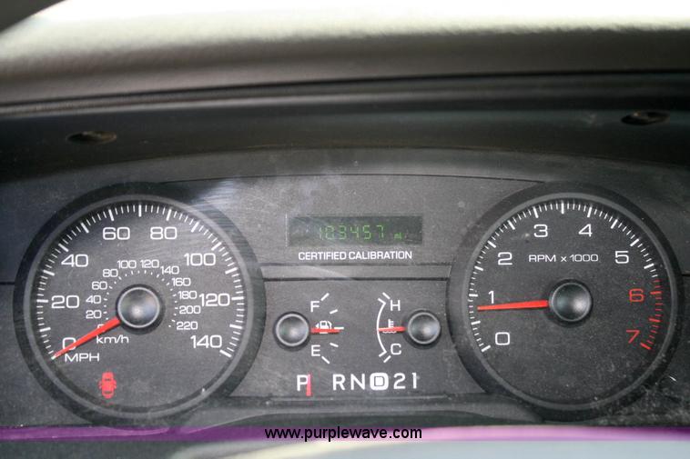 image for item 6412 2006 Ford Crown Victoria Police Interceptor