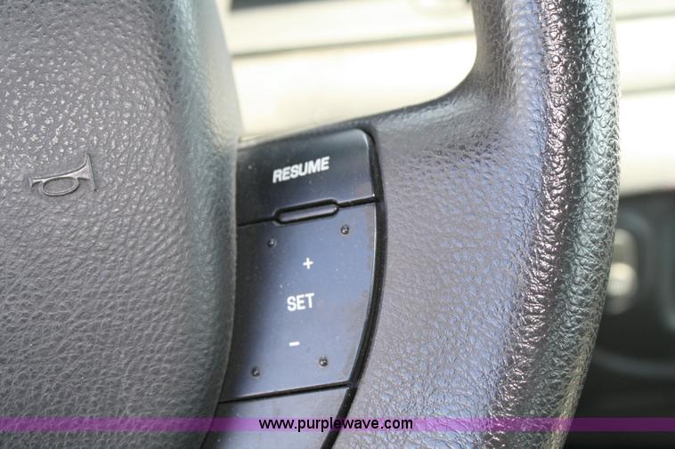 image for item 6412 2006 Ford Crown Victoria Police Interceptor