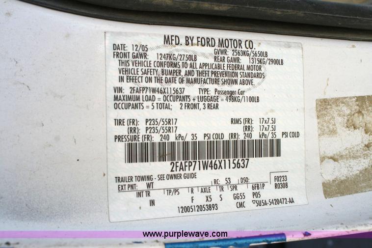 image for item 6412 2006 Ford Crown Victoria Police Interceptor