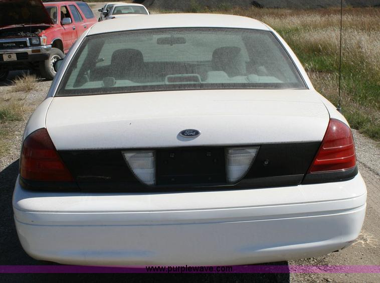 image for item 6413 2005 Ford Crown Victoria Police Interceptor