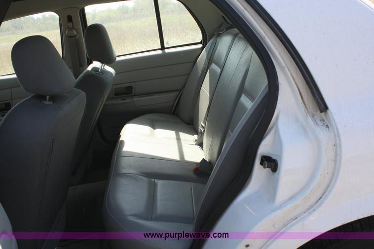 image for item 6413 2005 Ford Crown Victoria Police Interceptor