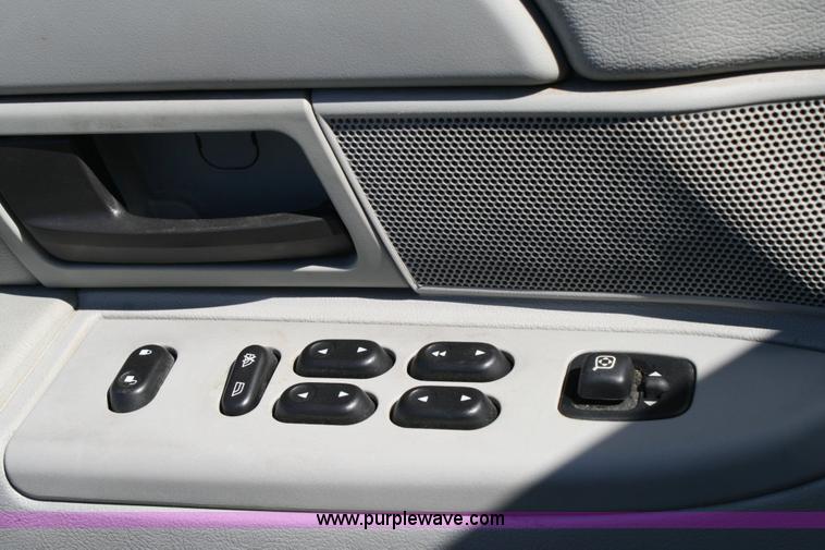 image for item 6413 2005 Ford Crown Victoria Police Interceptor