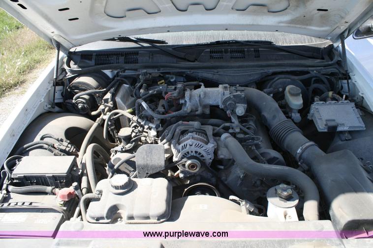 image for item 6413 2005 Ford Crown Victoria Police Interceptor
