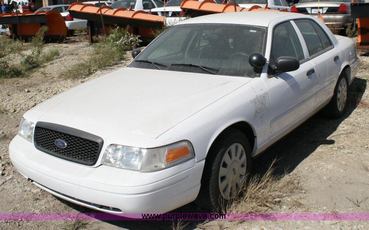 image for item 6414 2006 Ford Crown Victoria Police Interceptor