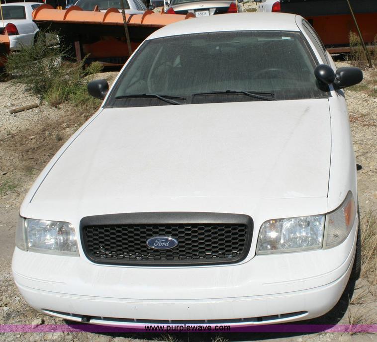 image for item 6414 2006 Ford Crown Victoria Police Interceptor