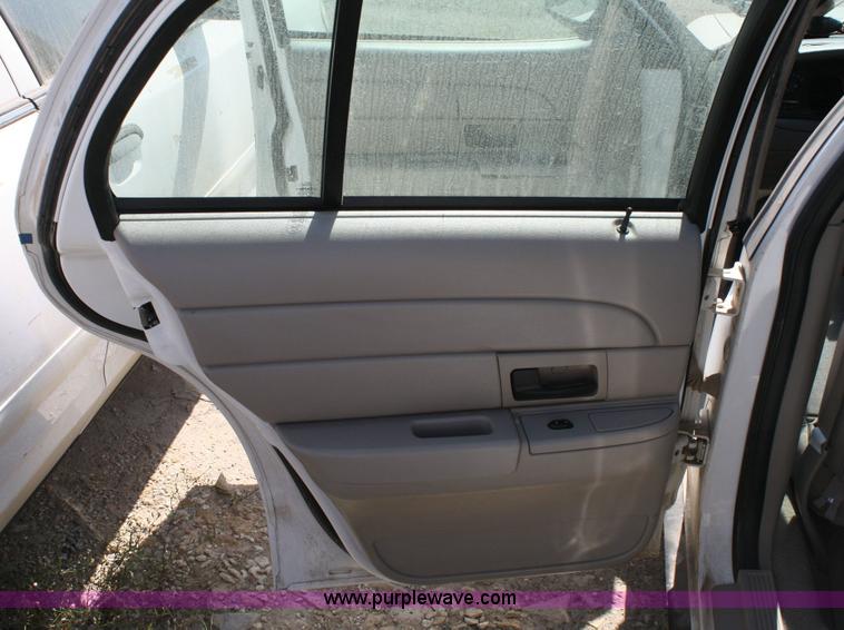 image for item 6414 2006 Ford Crown Victoria Police Interceptor