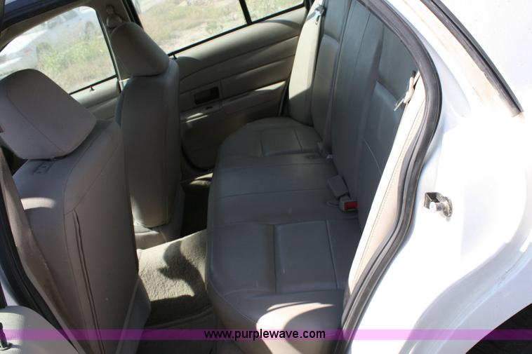 image for item 6414 2006 Ford Crown Victoria Police Interceptor