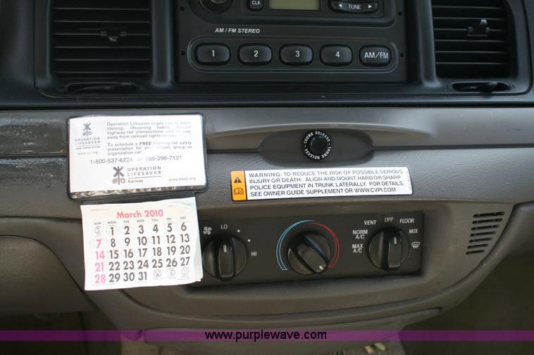 image for item 6414 2006 Ford Crown Victoria Police Interceptor