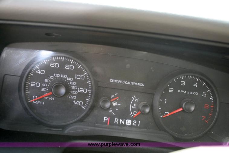 image for item 6414 2006 Ford Crown Victoria Police Interceptor