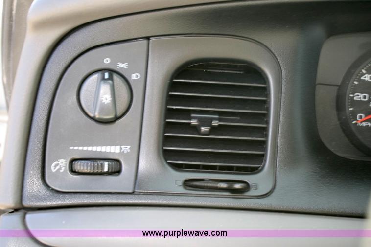 image for item 6414 2006 Ford Crown Victoria Police Interceptor