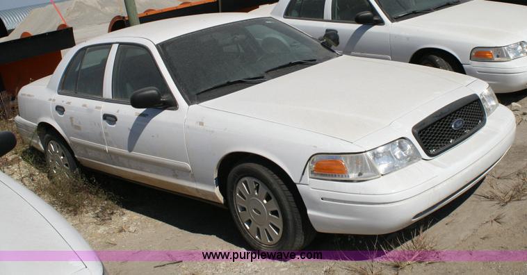 image for item 6415 2006 Ford Crown Victoria Police Interceptor