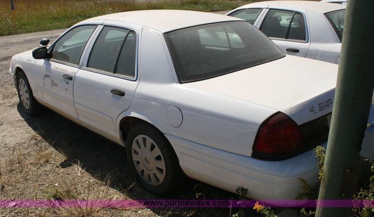 image for item 6415 2006 Ford Crown Victoria Police Interceptor