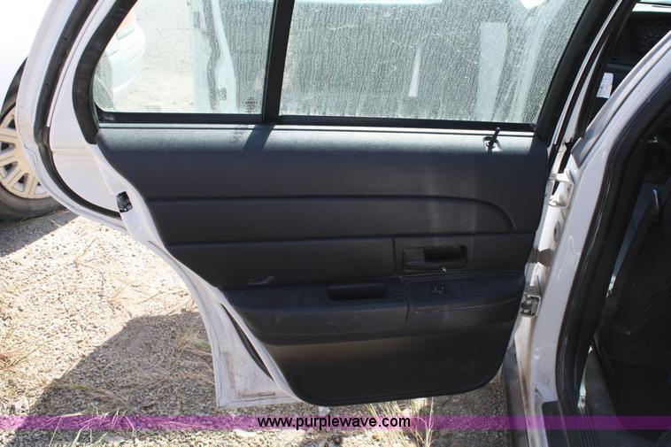 image for item 6415 2006 Ford Crown Victoria Police Interceptor