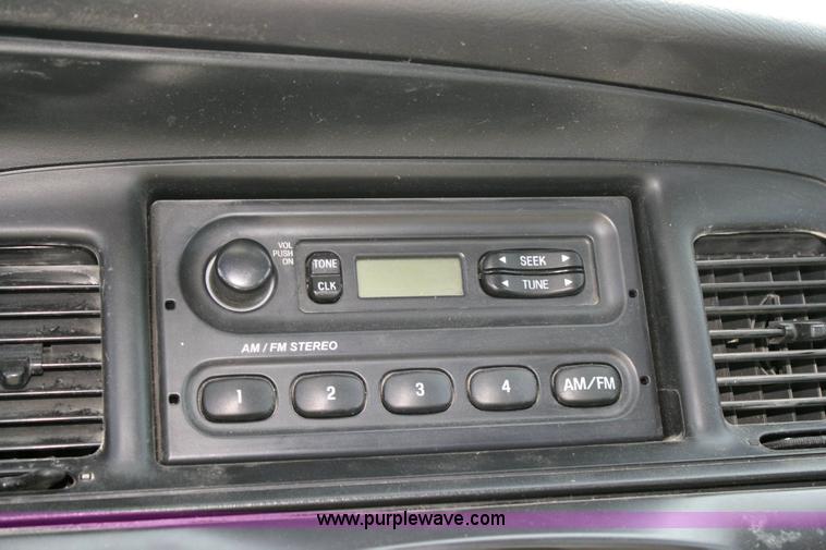 image for item 6415 2006 Ford Crown Victoria Police Interceptor