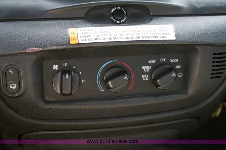 image for item 6415 2006 Ford Crown Victoria Police Interceptor