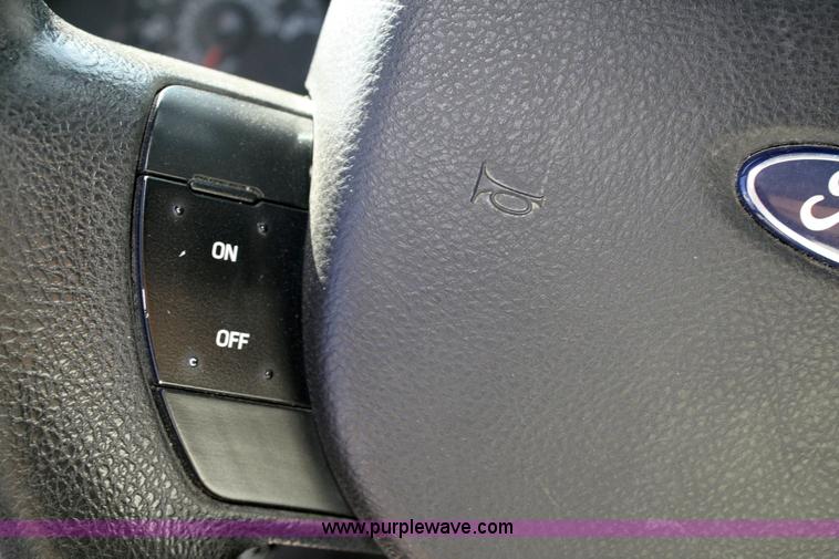 image for item 6415 2006 Ford Crown Victoria Police Interceptor