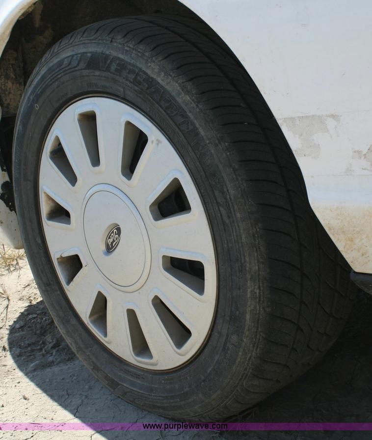 image for item 6415 2006 Ford Crown Victoria Police Interceptor