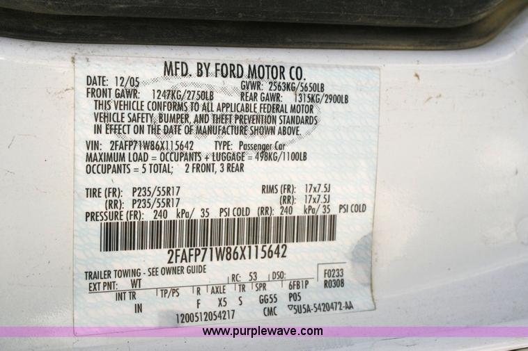 image for item 6415 2006 Ford Crown Victoria Police Interceptor