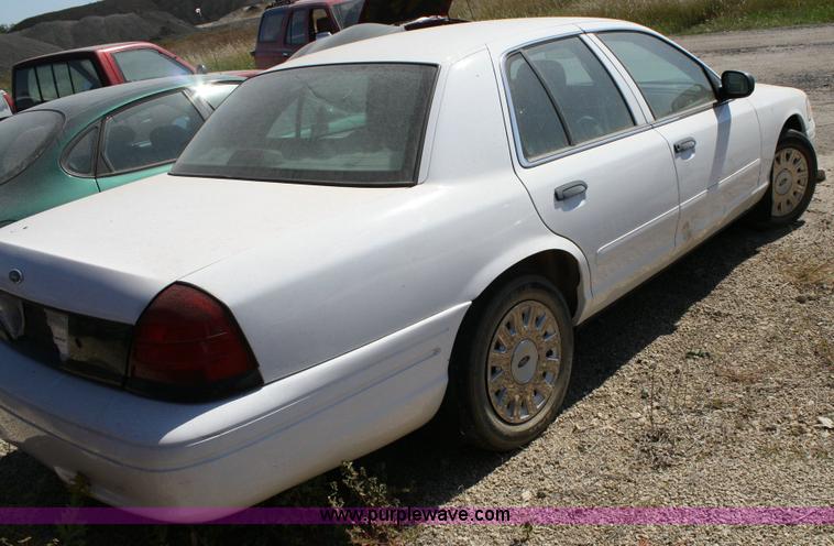 image for item 6416 2003 Ford Crown Victoria Police Interceptor
