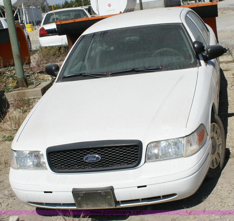 image for item 6416 2003 Ford Crown Victoria Police Interceptor