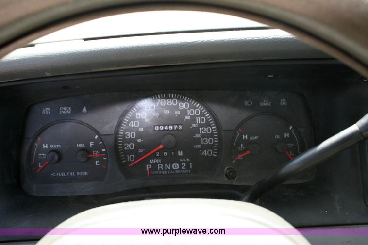 image for item 6416 2003 Ford Crown Victoria Police Interceptor