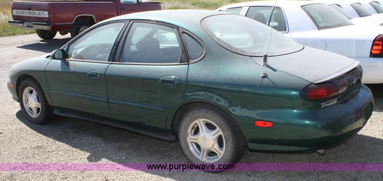 image for item 6417 1999 Ford Taurus SE