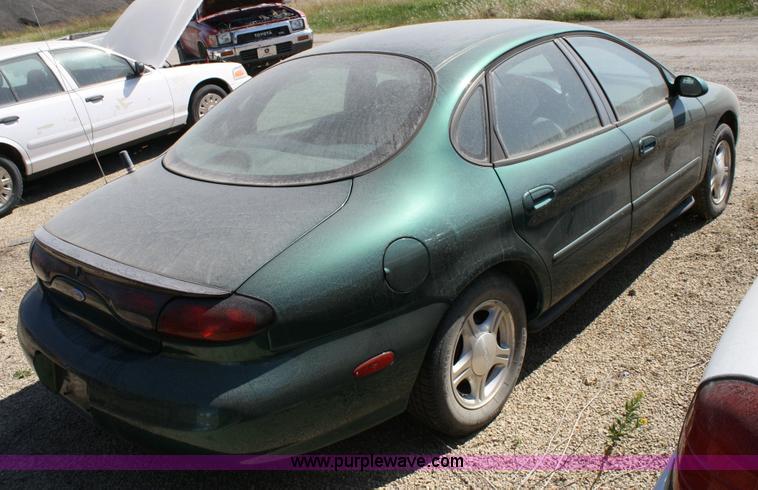 image for item 6417 1999 Ford Taurus SE