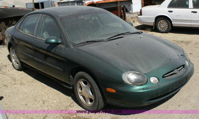 image for item 6417 1999 Ford Taurus SE
