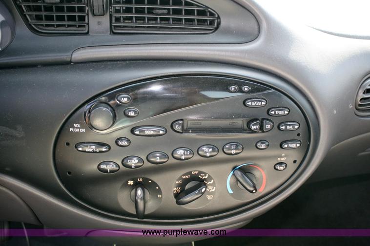 image for item 6417 1999 Ford Taurus SE