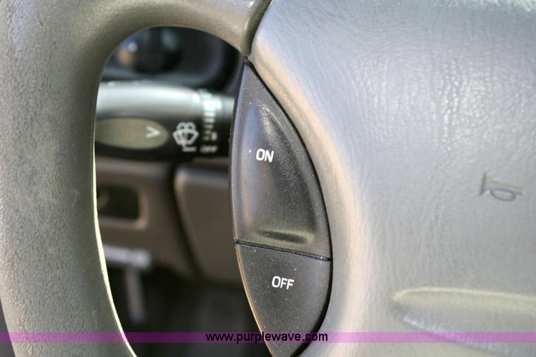 image for item 6417 1999 Ford Taurus SE