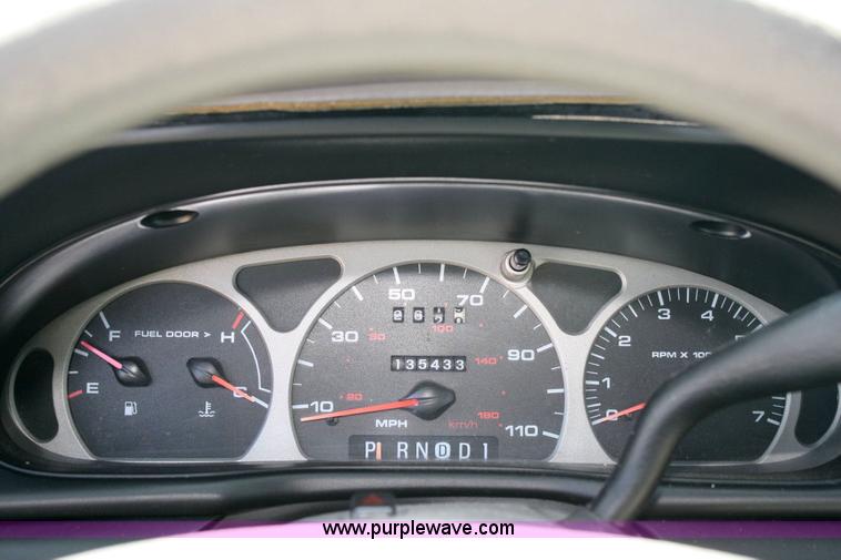 image for item 6417 1999 Ford Taurus SE