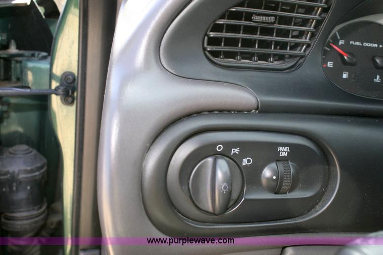 image for item 6417 1999 Ford Taurus SE