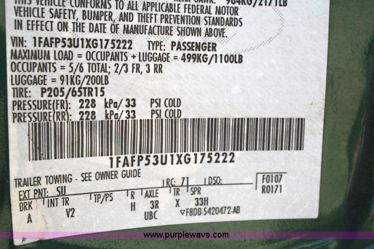 image for item 6417 1999 Ford Taurus SE