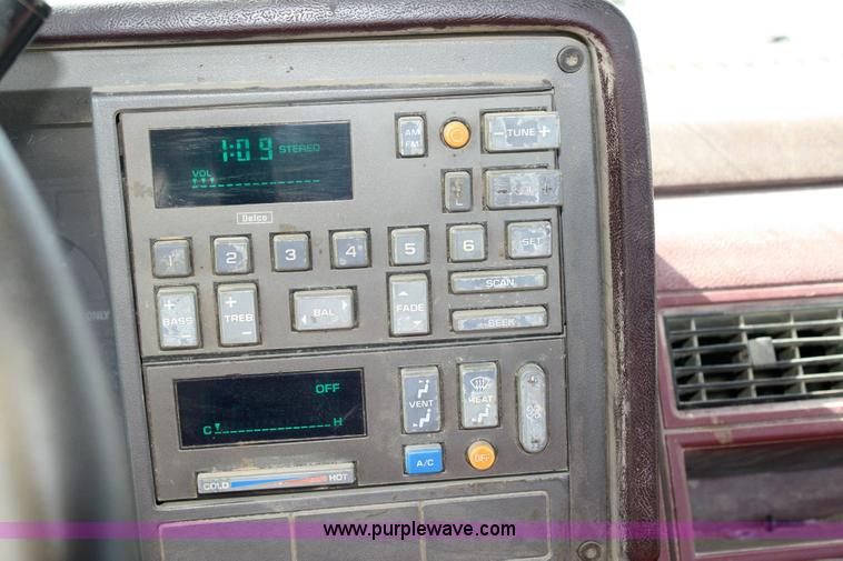 image for item 6418 1990 Chevrolet C1500