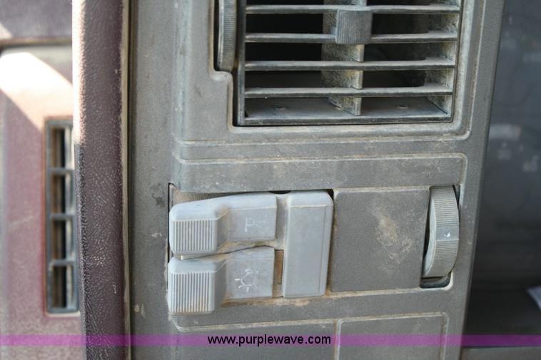 image for item 6418 1990 Chevrolet C1500