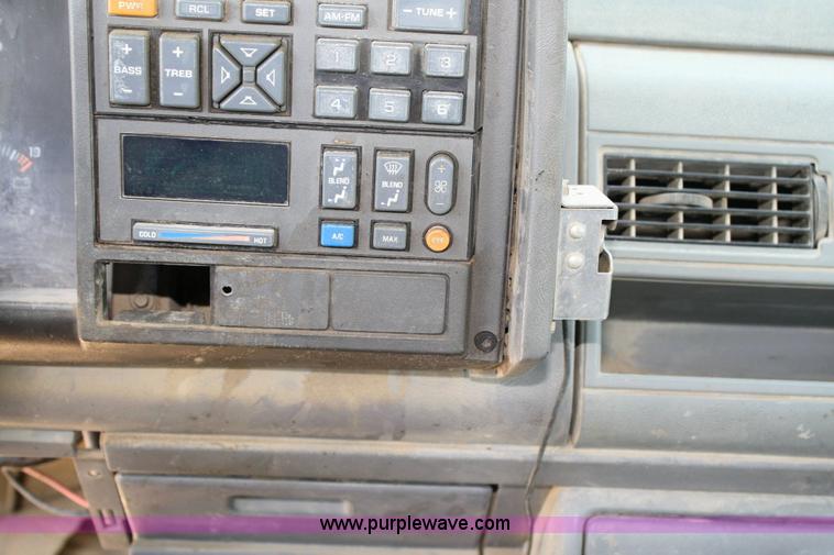 image for item 6420 1994 Chevrolet C1500 Cheyenne