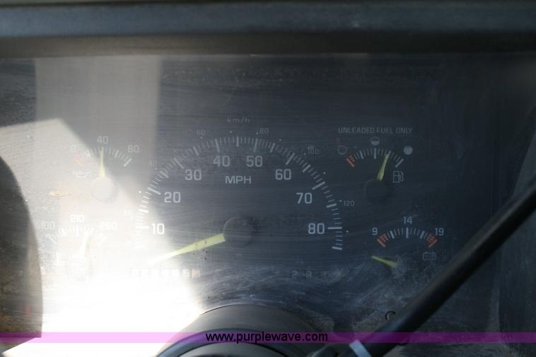 image for item 6420 1994 Chevrolet C1500 Cheyenne