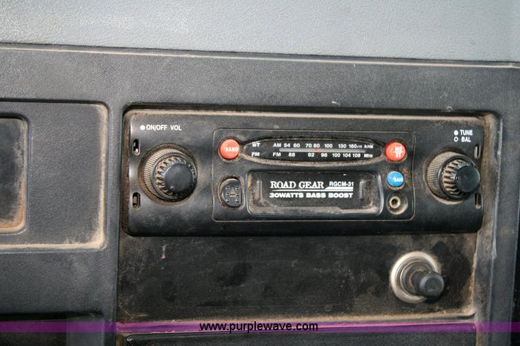 image for item 6421 1992 International Series 4700 4x2 dump truck