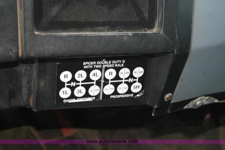 image for item 6421 1992 International Series 4700 4x2 dump truck