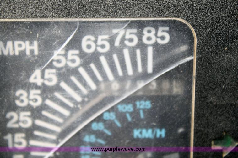 image for item 6421 1992 International Series 4700 4x2 dump truck